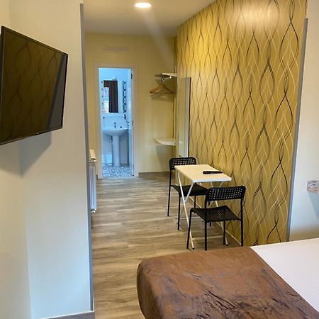 Hostal Oliver Madrid Ngoại thất bức ảnh