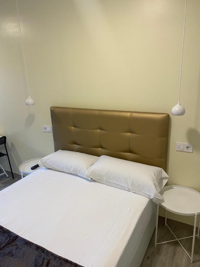 Hostal Oliver Madrid Ngoại thất bức ảnh