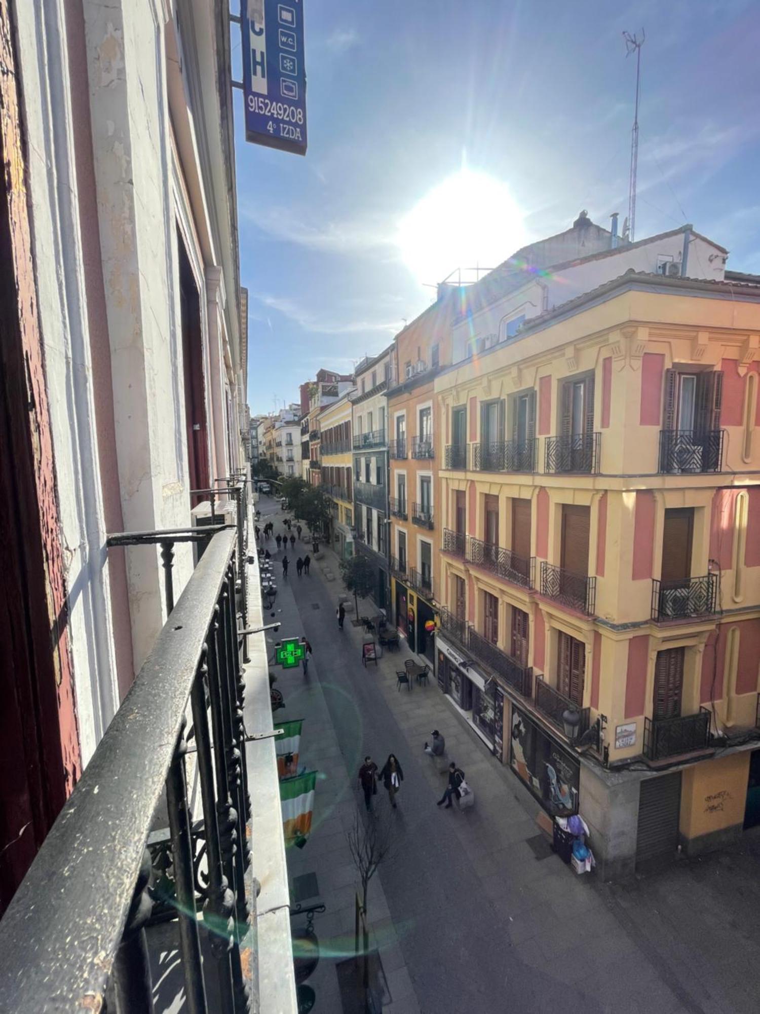 Hostal Oliver Madrid Ngoại thất bức ảnh