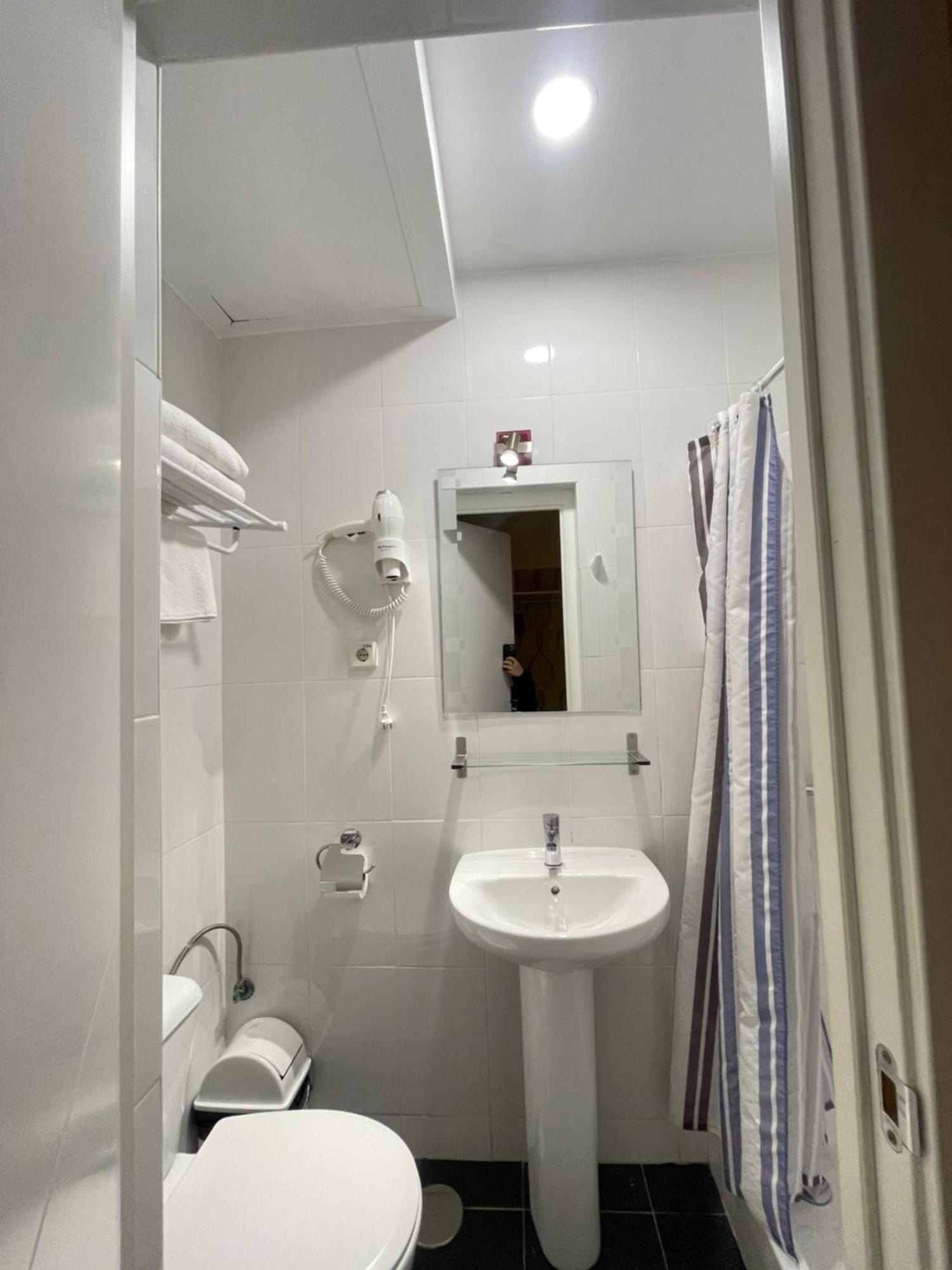 Hostal Oliver Madrid Ngoại thất bức ảnh