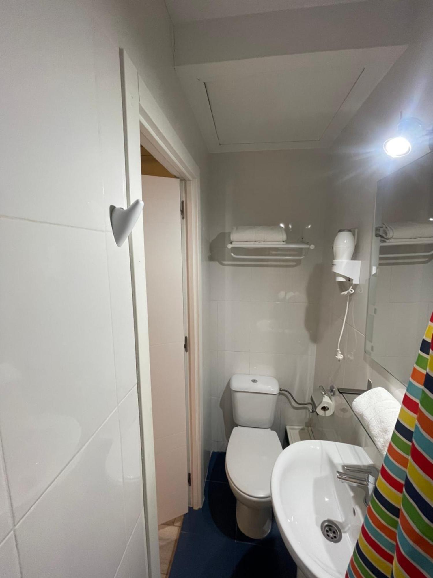 Hostal Oliver Madrid Ngoại thất bức ảnh