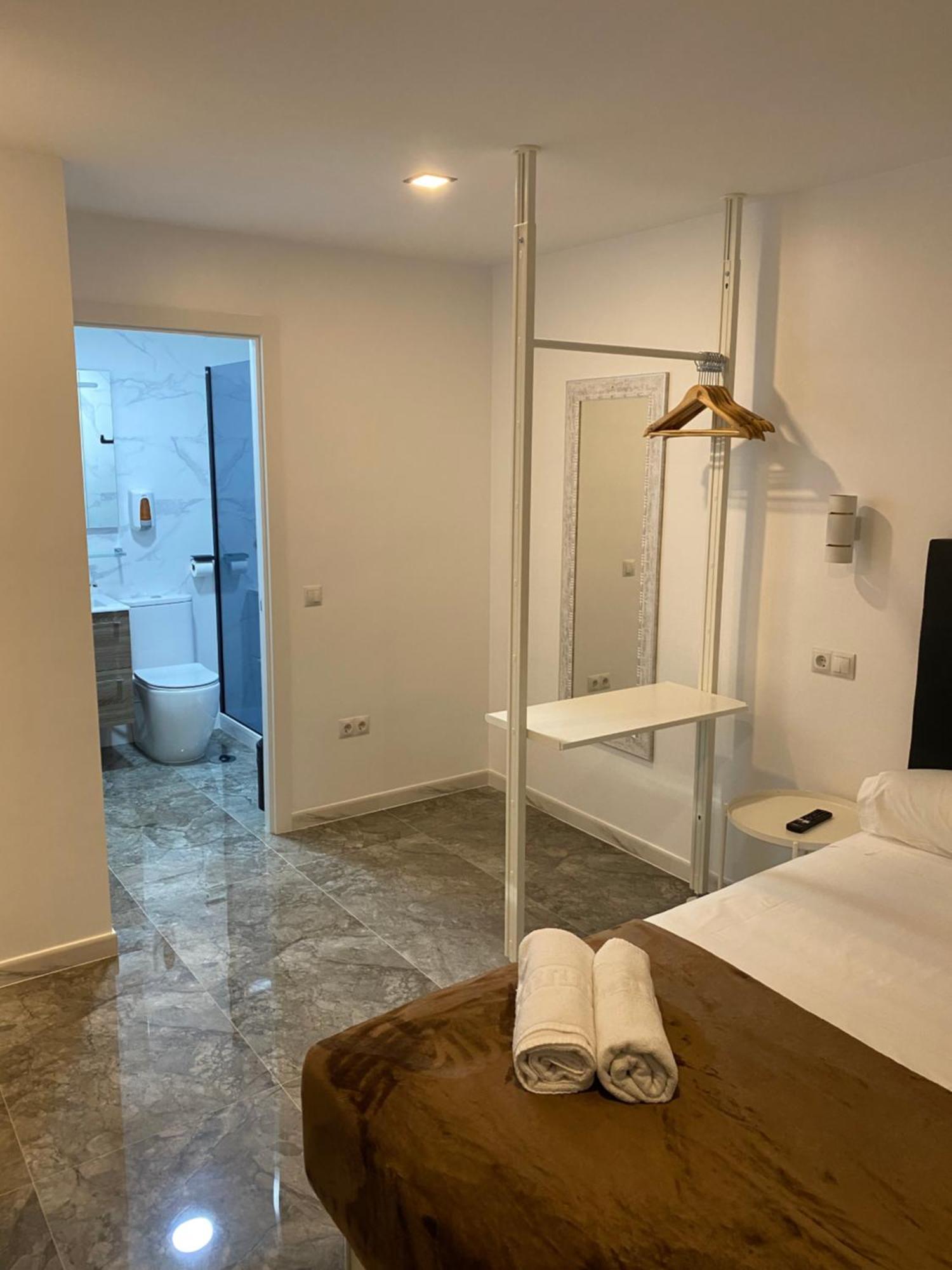 Hostal Oliver Madrid Ngoại thất bức ảnh