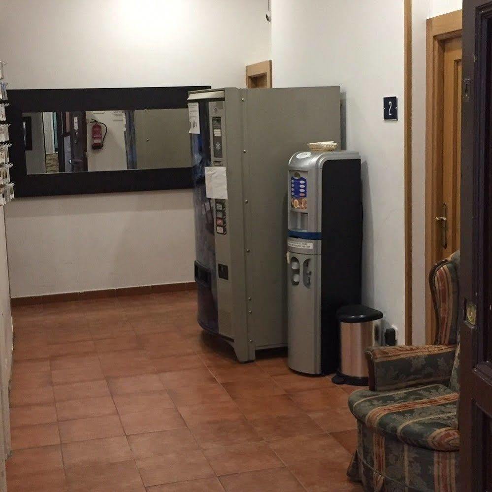 Hostal Oliver Madrid Ngoại thất bức ảnh