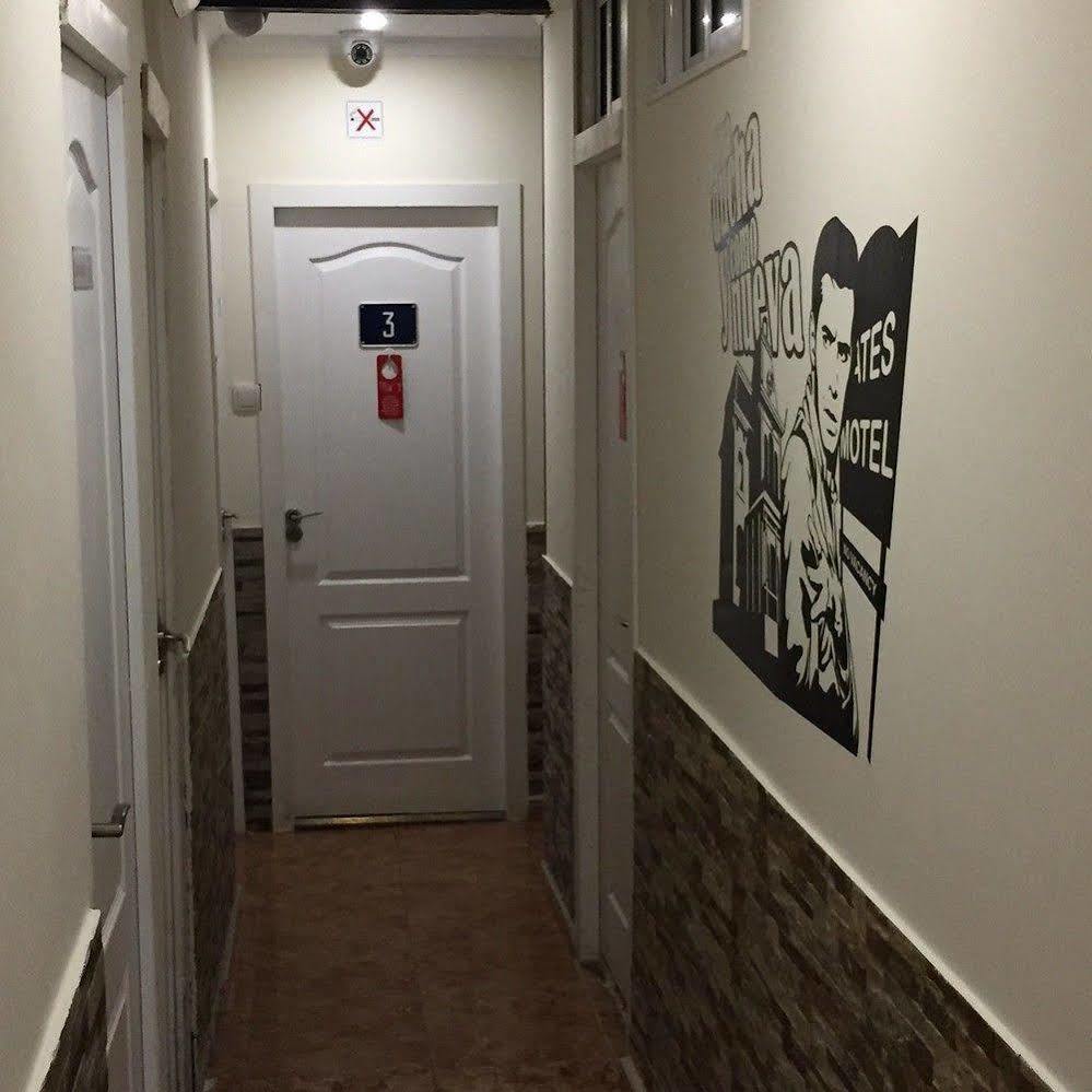 Hostal Oliver Madrid Ngoại thất bức ảnh