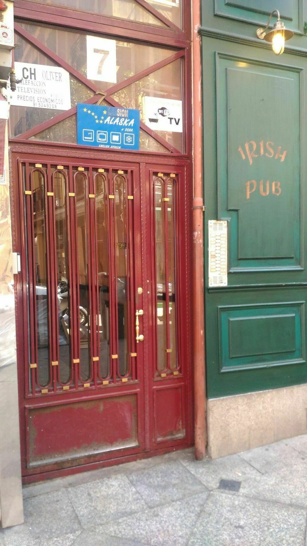 Hostal Oliver Madrid Ngoại thất bức ảnh